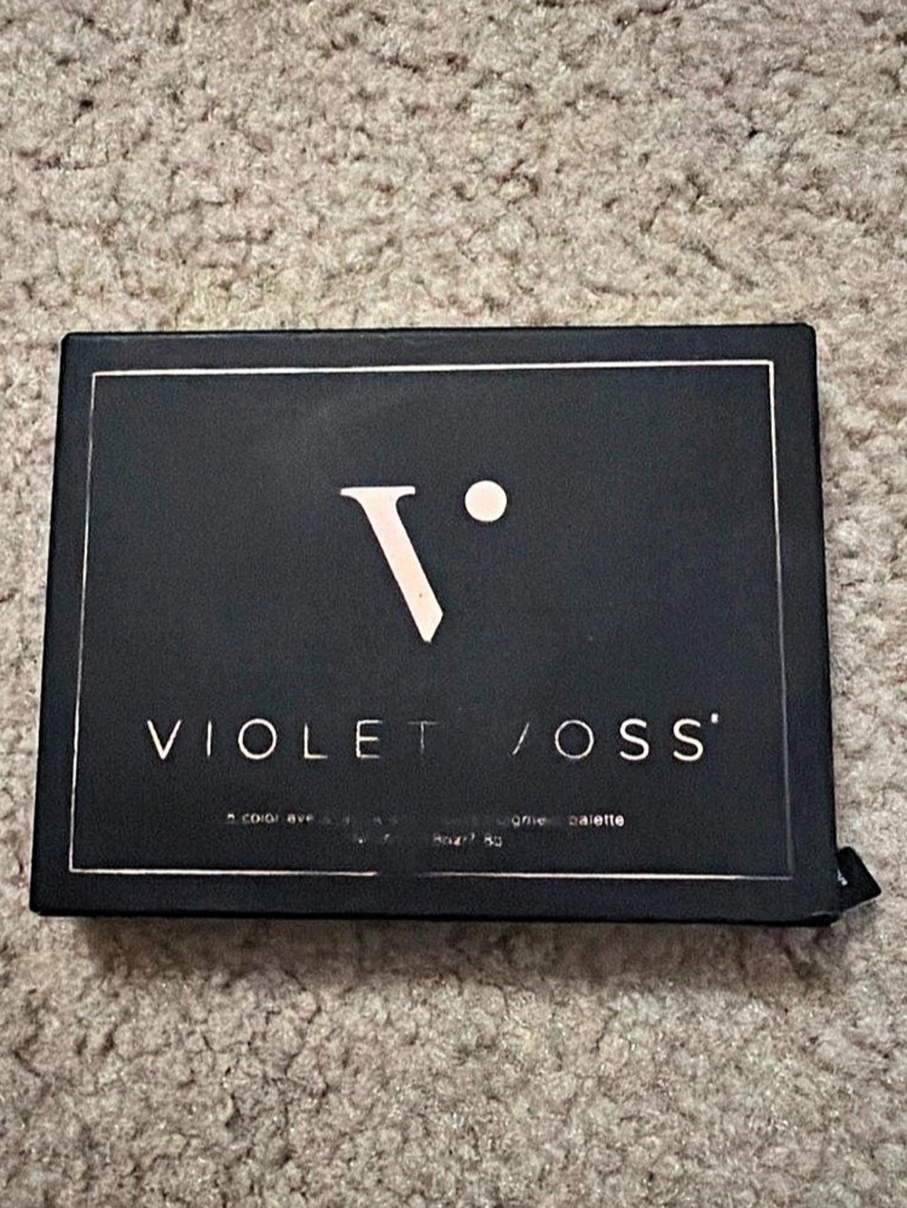 Violet Voss 6 color eyeshadow palette.